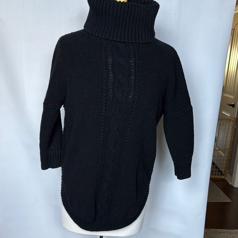 Express Turtleneck Cable Knit Sweater with 3/4 length sleeves, Small